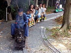 写真：佐鳴湖公園ミニ鉄道での運転会