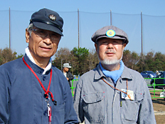 写真：小倉慶久さん（右）